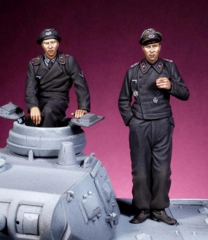 The Bodi Miniatures 1//35 WWII German Panther Commander /& Officer 2 figures